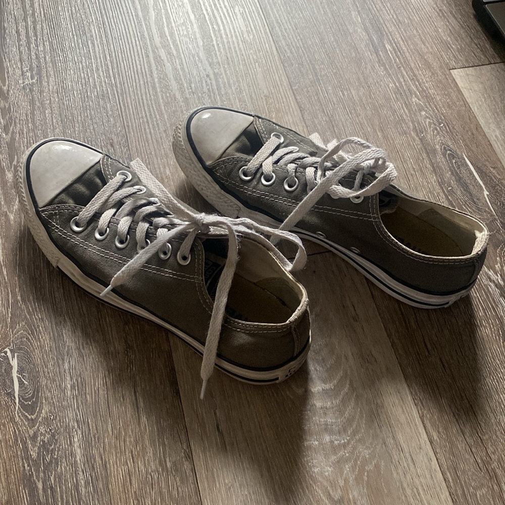 Grey converse - Picture 2 of 4